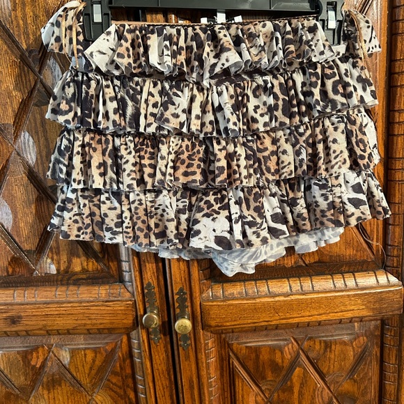 Fashion Nova Animal Print Ruffle Skorts - Picture 2 of 3
